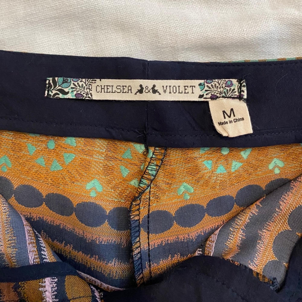 Chelsea & Violet Geometric Shorts - Picture 5 of 7